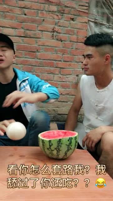 吃瓜吃不够的搞笑视频,搞笑视频里的欢乐盛宴