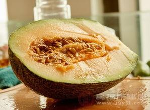 吃哈密瓜喝中药,哈密瓜与中药的养生搭配之道