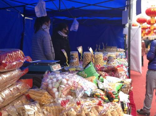 大杂院吃瓜看戏,邻里生活的百态画卷