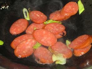 吃瓜吃烤肠,吃瓜配烤肠，畅享美味时光